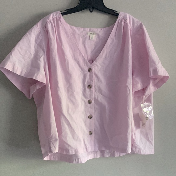 Orchid cloud plus size top - Picture 1 of 2